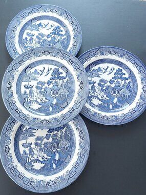 Set of 4 Vintage Blue Willow Dinner Plates Chinoiserie Transferware 10"